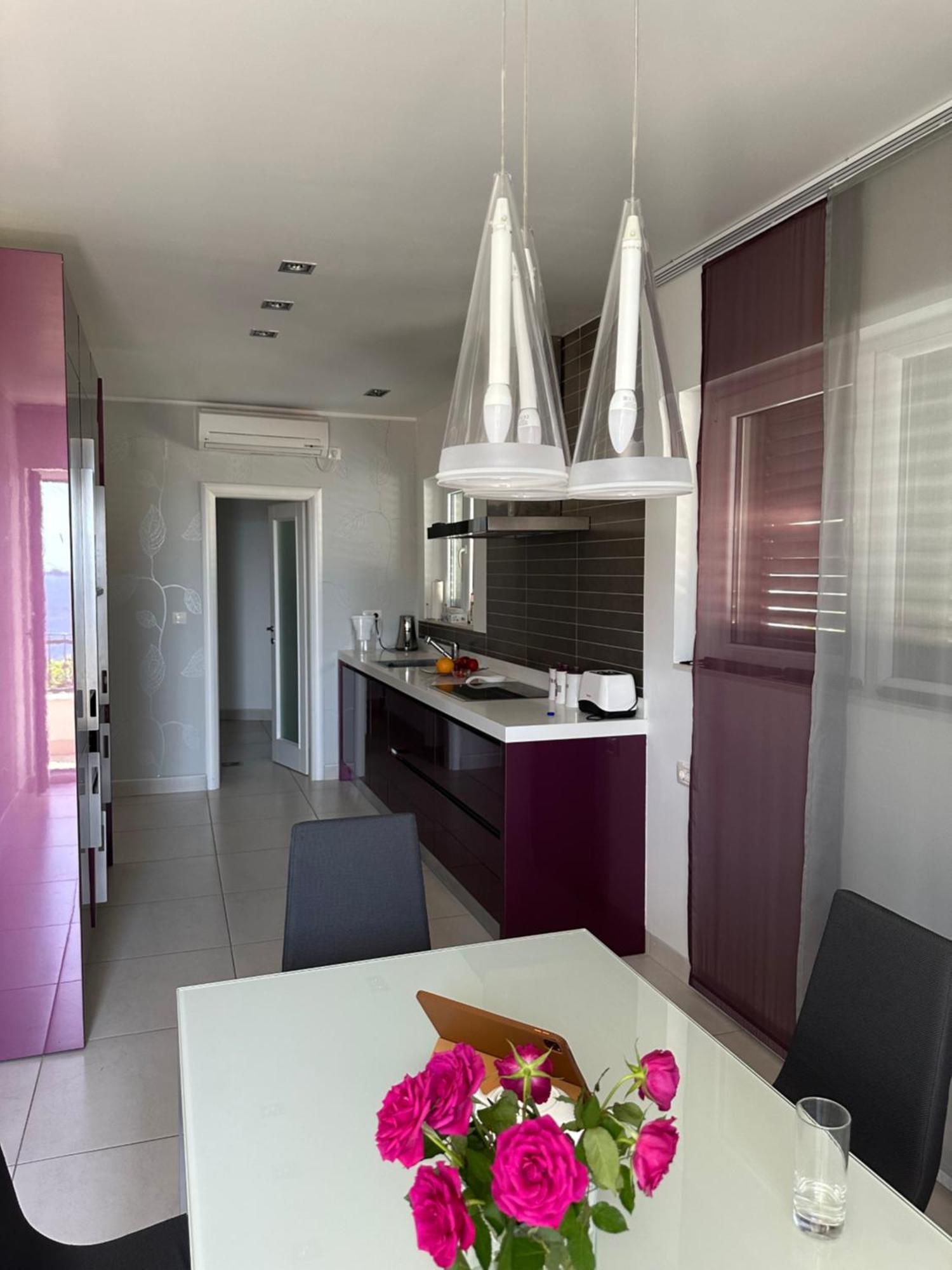 Spacious 1 Bedroom 4 Star Apartment, Млини Екстериор снимка