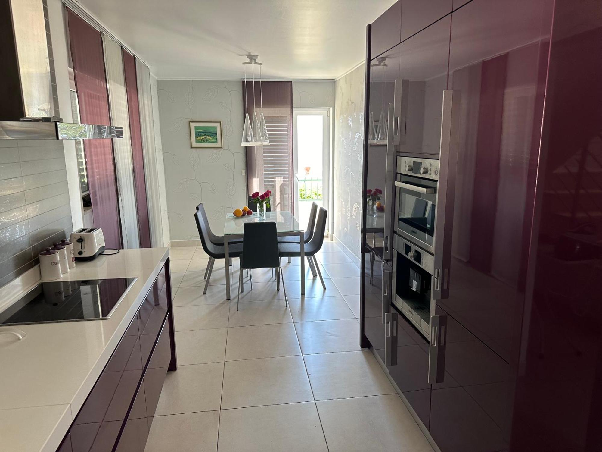 Spacious 1 Bedroom 4 Star Apartment, Млини Екстериор снимка