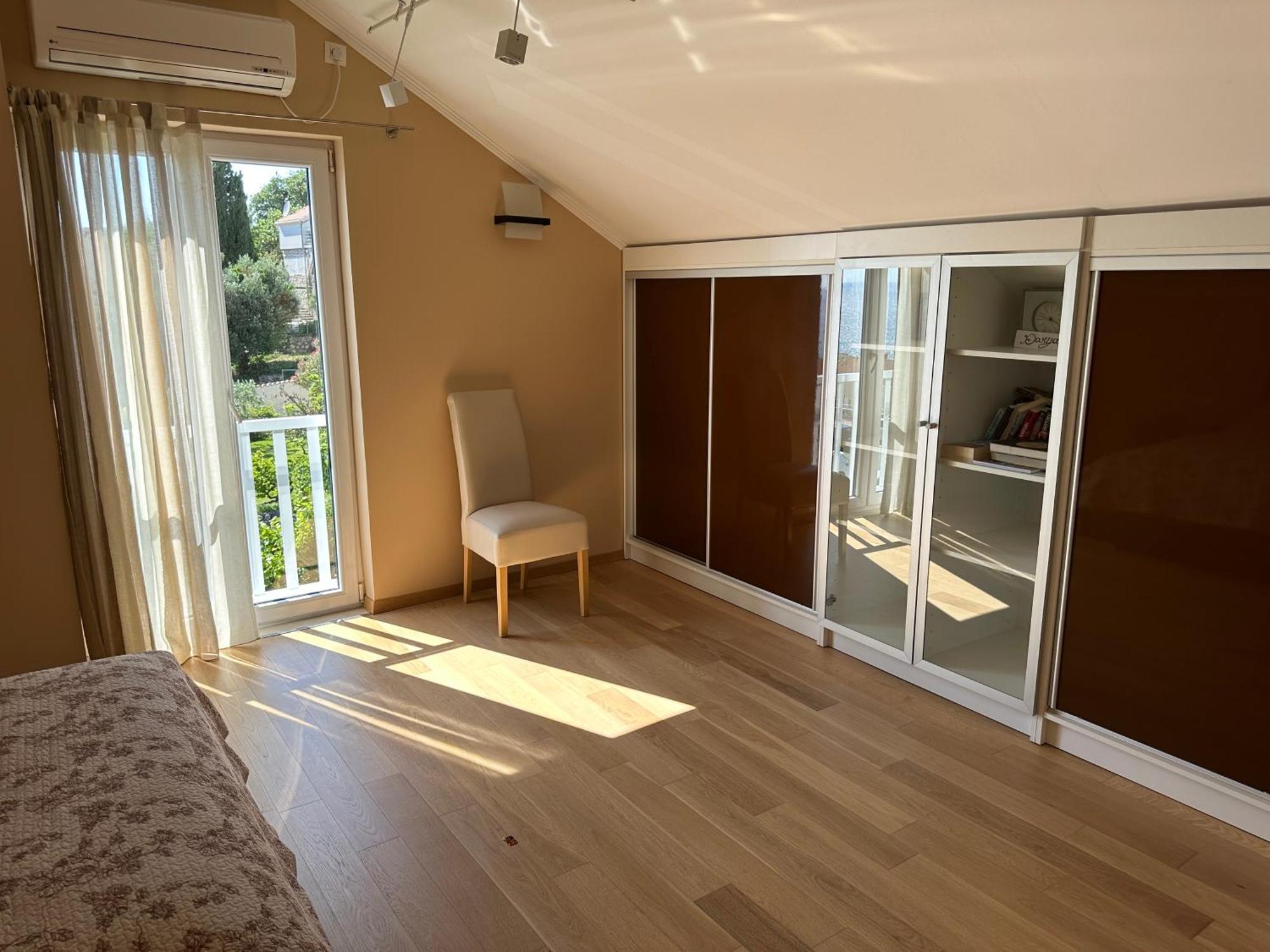 Spacious 1 Bedroom 4 Star Apartment, Млини Екстериор снимка