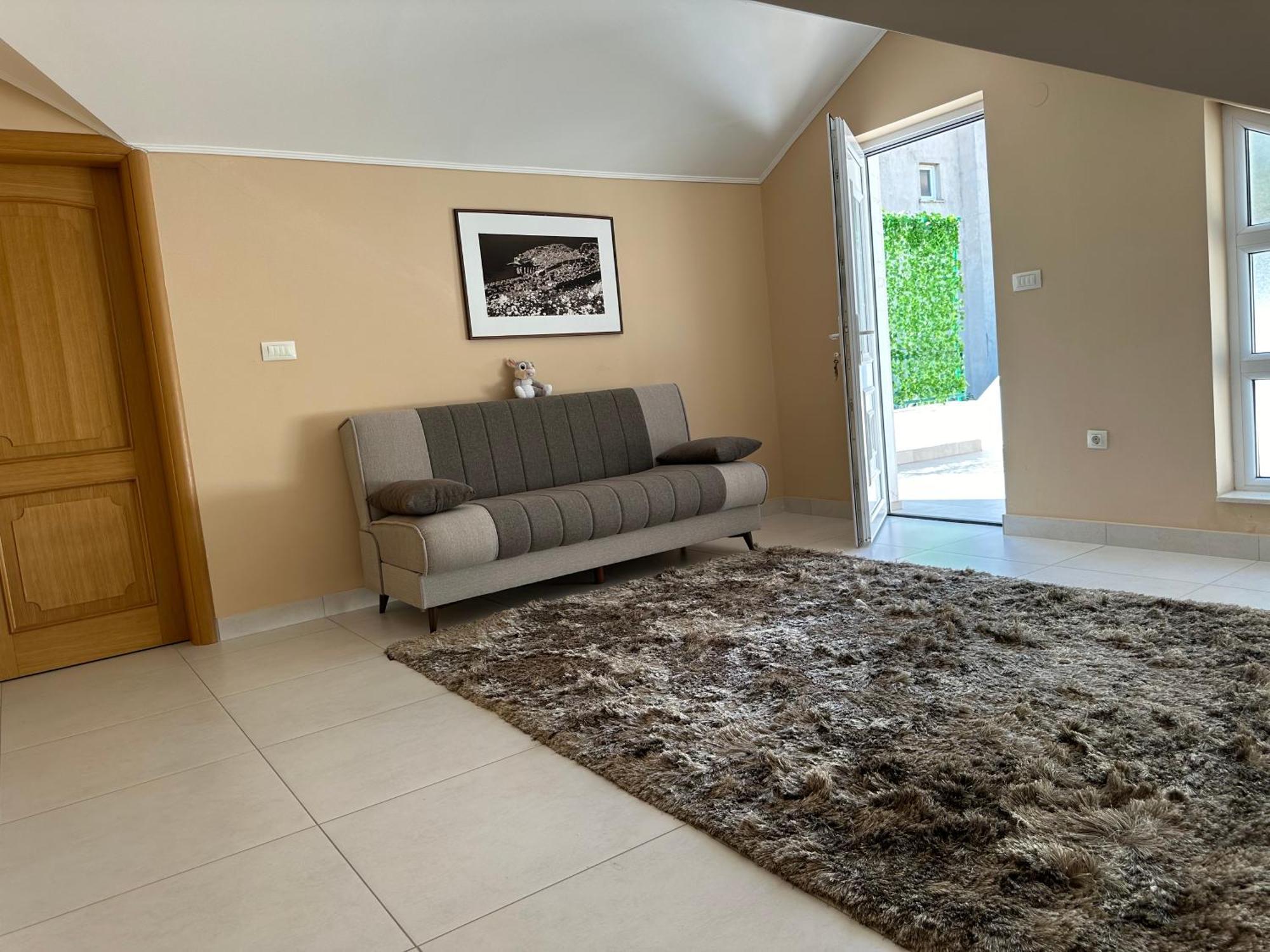 Spacious 1 Bedroom 4 Star Apartment, Млини Екстериор снимка